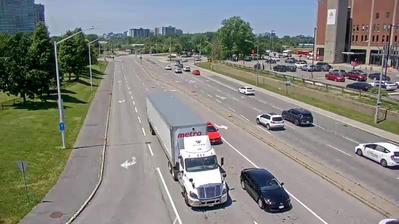 Traffic camera image at 2025-06-30 17:00:59