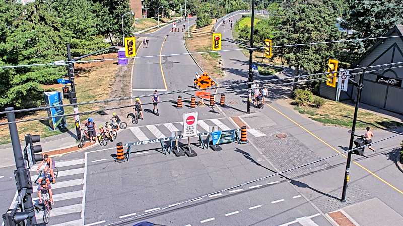 Traffic camera image at 2025-08-24 15:05:52
