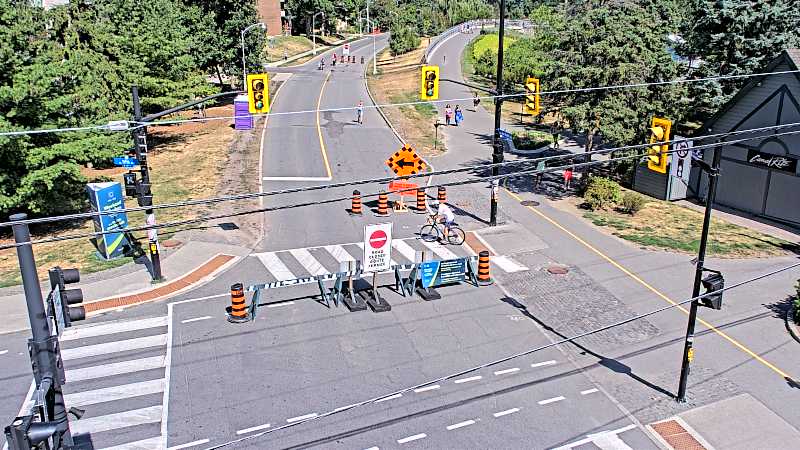 Traffic camera image at 2025-08-24 15:35:53