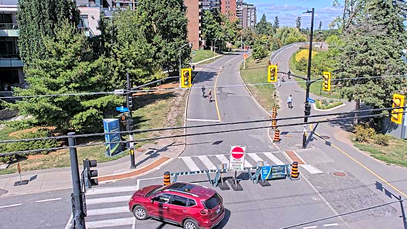 Traffic camera image at 2025-09-14 17:25:50
