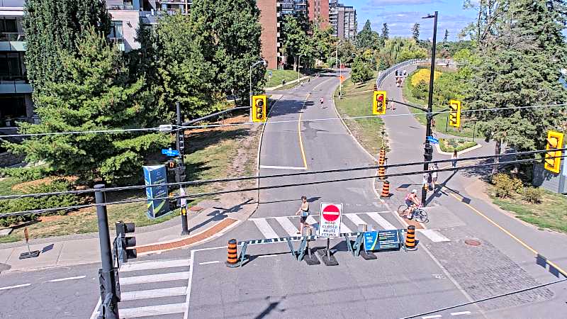 Traffic camera image at 2025-09-14 17:40:49