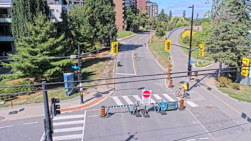 Traffic camera image at 2025-09-14 17:51:05