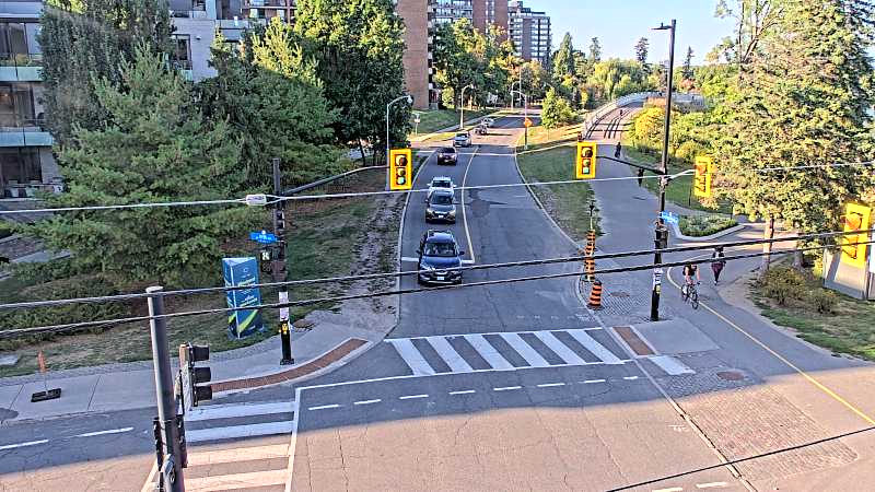 Traffic camera image at 2025-09-15 21:15:54