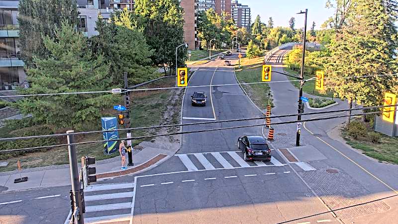 Traffic camera image at 2025-09-15 21:25:59
