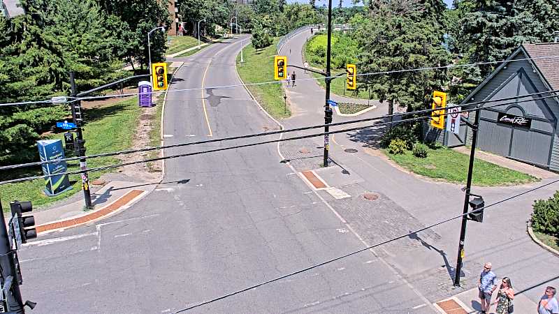 Traffic camera image at 2025-06-30 17:11:07