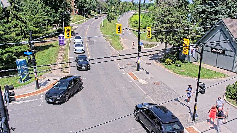 Traffic camera image at 2025-06-30 17:16:12