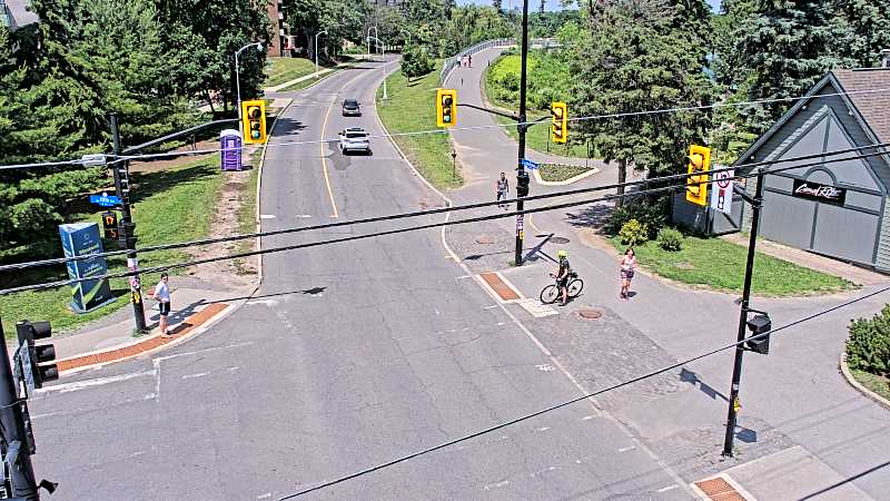 Traffic camera image at 2025-06-30 17:40:55