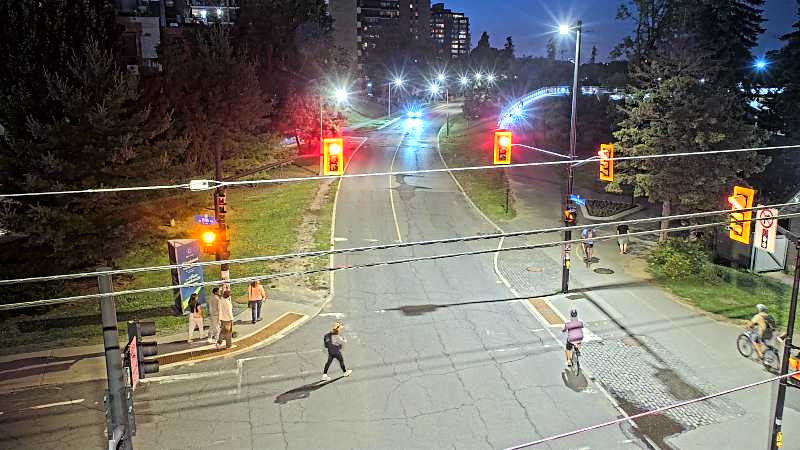 Traffic camera image at 2025-07-04 02:00:59