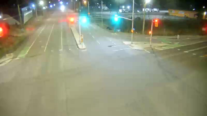 Traffic camera image at 2025-04-25 08:36:28