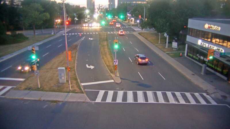 Traffic camera image at 2025-08-25 00:15:12