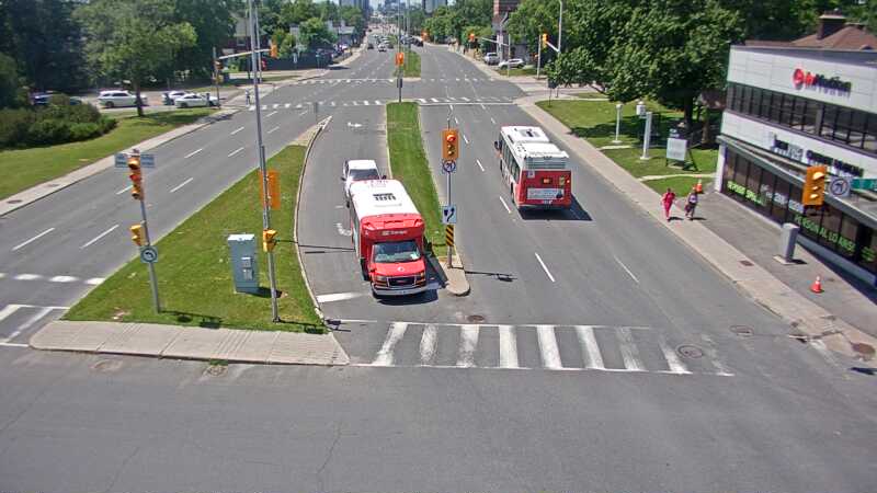 Traffic camera image at 2025-06-30 16:40:09