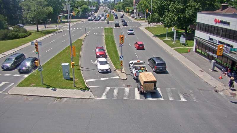 Traffic camera image at 2025-06-30 17:05:16