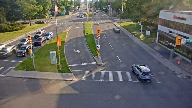 Traffic camera image at 2025-06-30 23:05:22