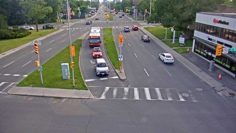 Traffic camera image at 2025-06-30 23:10:10