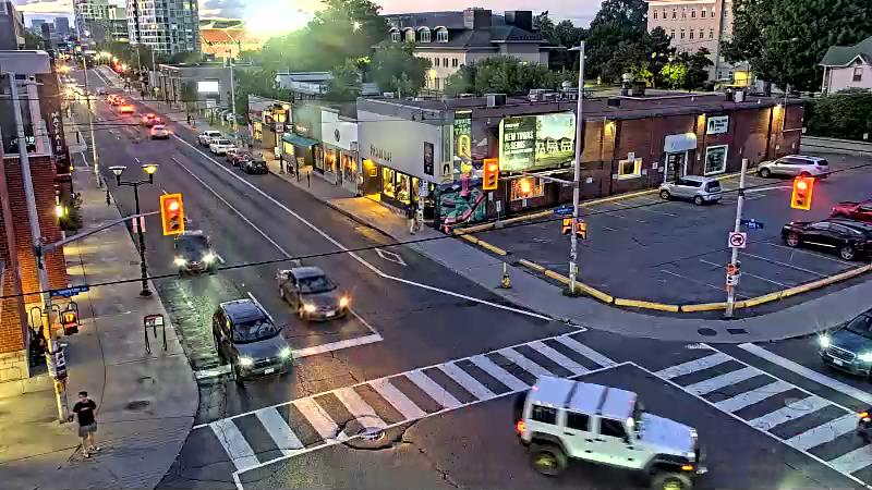 Traffic camera image at 2025-08-25 00:10:52
