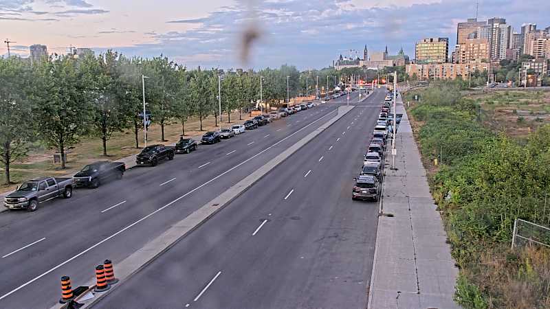 Traffic camera image at 2025-08-25 00:00:54