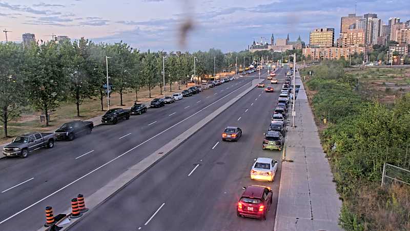 Traffic camera image at 2025-08-25 00:05:56
