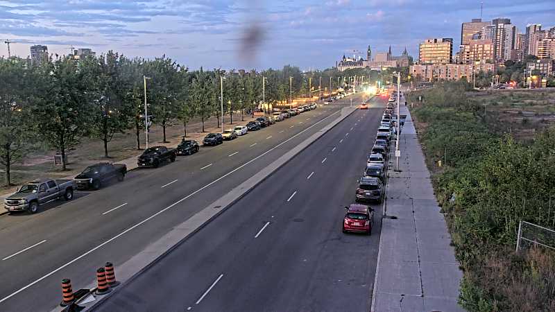 Traffic camera image at 2025-08-25 00:15:55