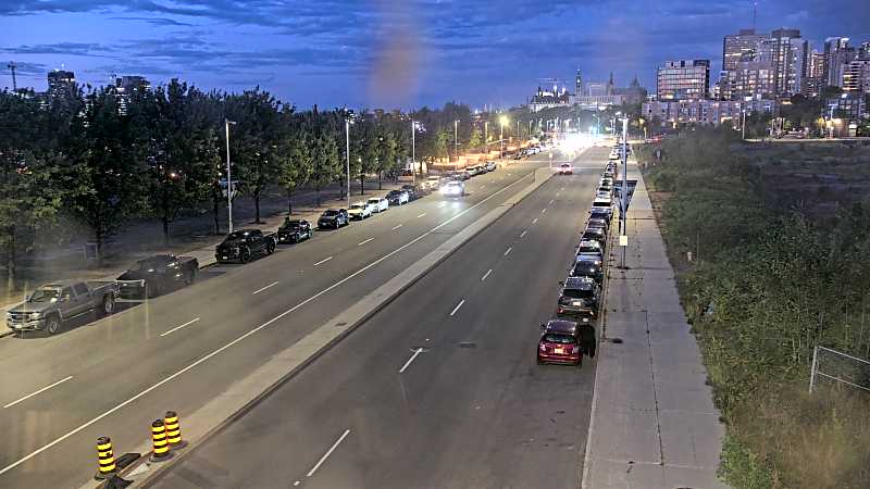 Traffic camera image at 2025-08-25 00:25:52