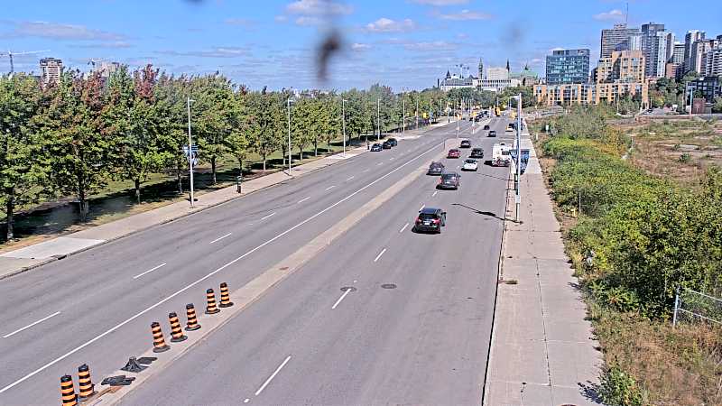 Traffic camera image at 2025-09-14 18:01:15