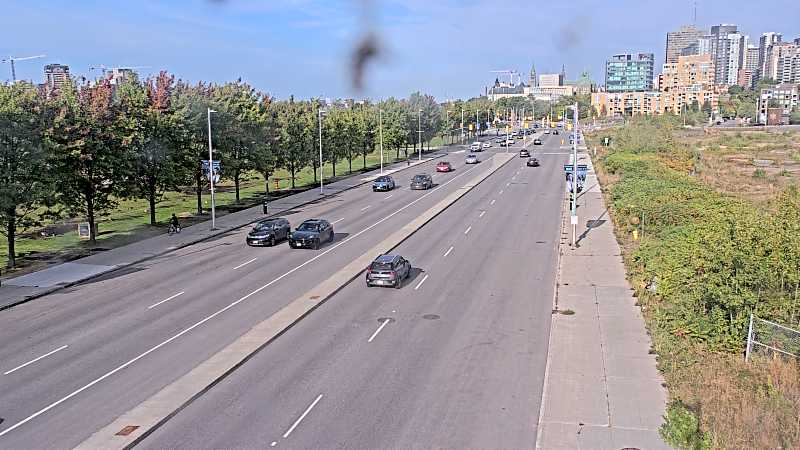Traffic camera image at 2025-09-17 20:35:53