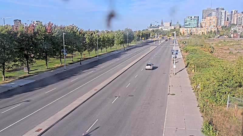 Traffic camera image at 2025-09-17 21:10:54