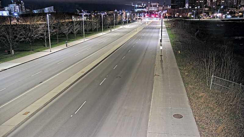 Traffic camera image at 2025-05-09 06:15:42