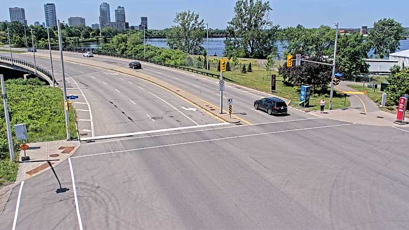 Traffic camera image at 2025-06-30 16:11:02