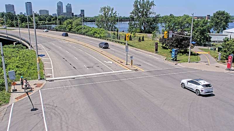 Traffic camera image at 2025-06-30 16:20:54