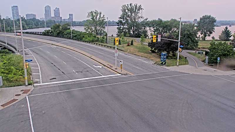 Traffic camera image at 2025-07-31 00:30:53