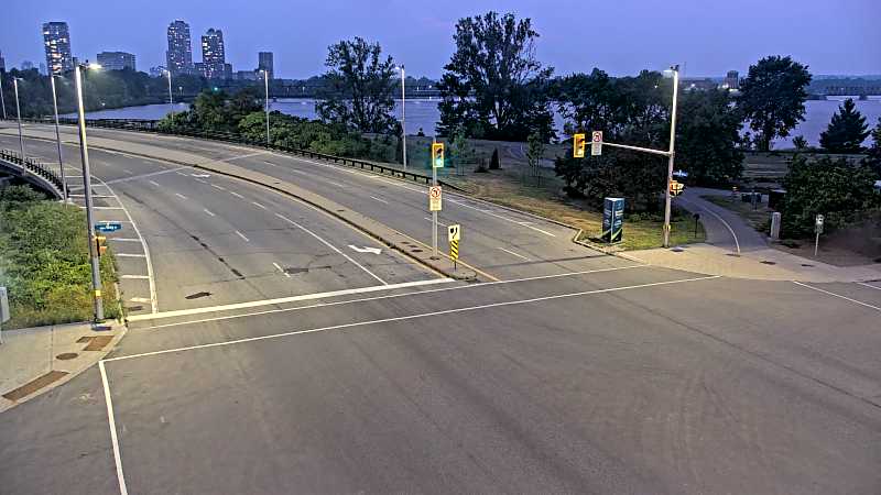 Traffic camera image at 2025-07-31 00:55:51