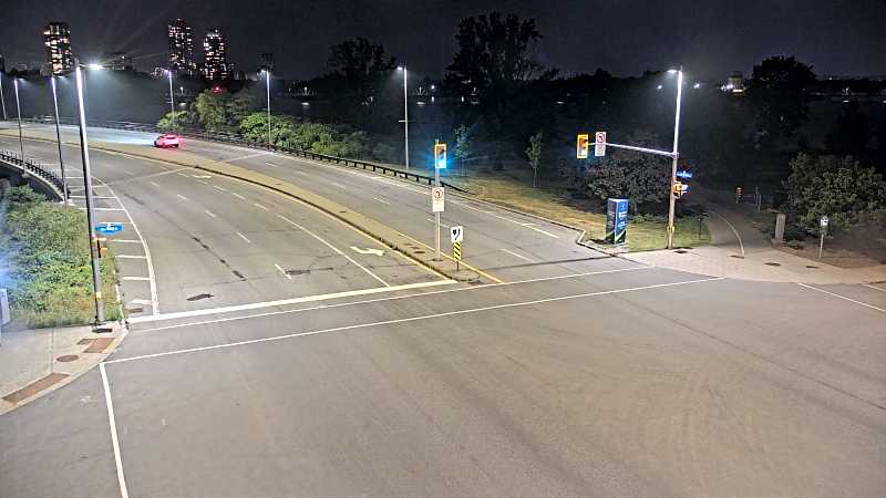Traffic camera image at 2025-07-31 01:40:49