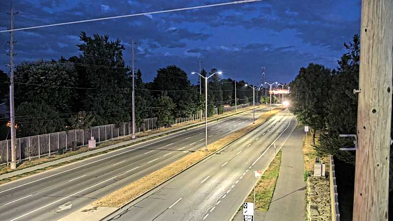 Traffic camera image at 2025-08-25 00:35:52