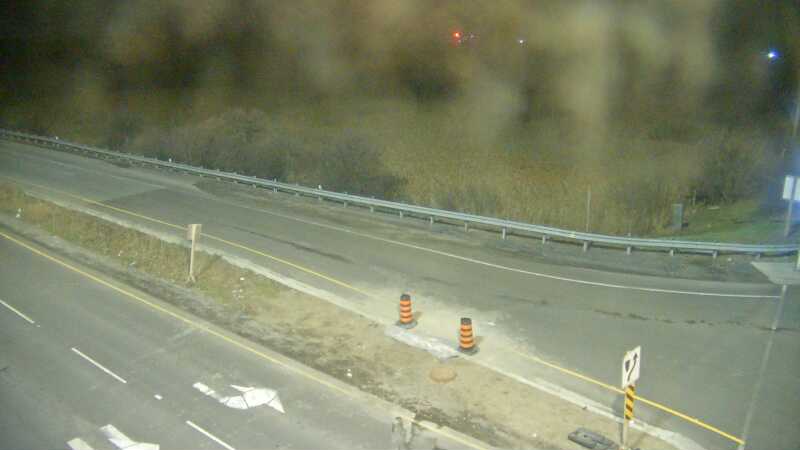 Traffic camera image at 2025-04-25 08:36:28