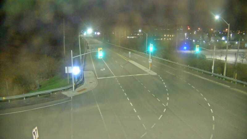 Traffic camera image at 2025-05-09 07:30:42