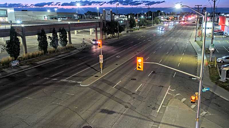 Traffic camera image at 2025-08-25 00:30:56