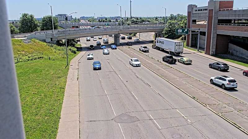 Traffic camera image at 2025-06-30 16:40:54