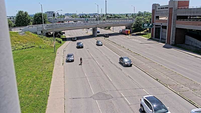 Traffic camera image at 2025-06-30 17:40:57