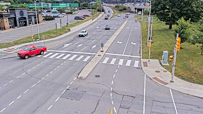 Traffic camera image at 2025-09-05 12:40:11
