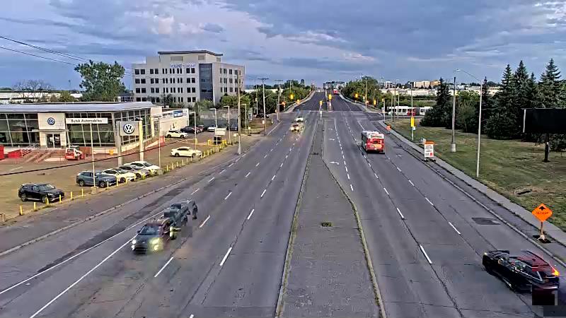 Traffic camera image at 2025-08-25 00:05:59