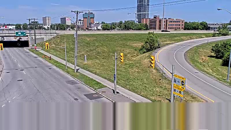 Traffic camera image at 2025-06-30 17:06:04