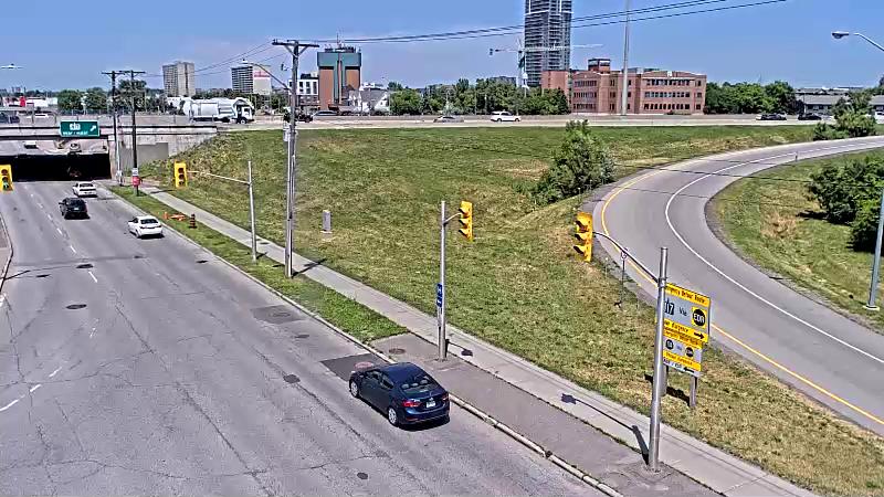 Traffic camera image at 2025-06-30 17:31:11