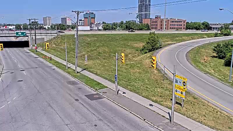 Traffic camera image at 2025-06-30 17:37:36