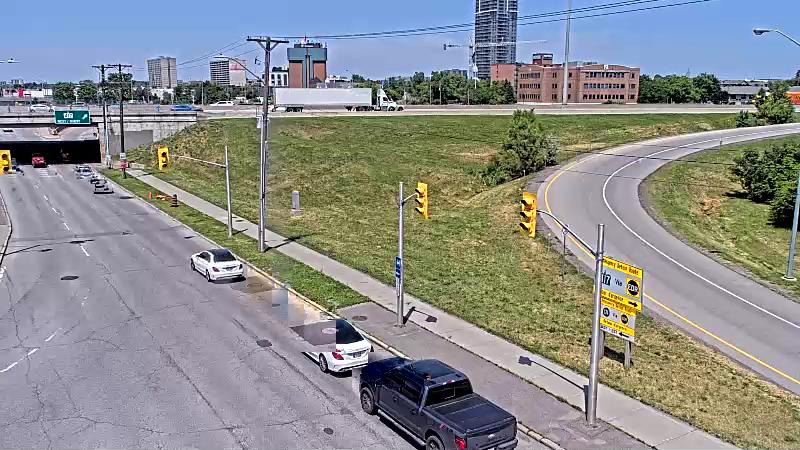 Traffic camera image at 2025-06-30 17:46:00