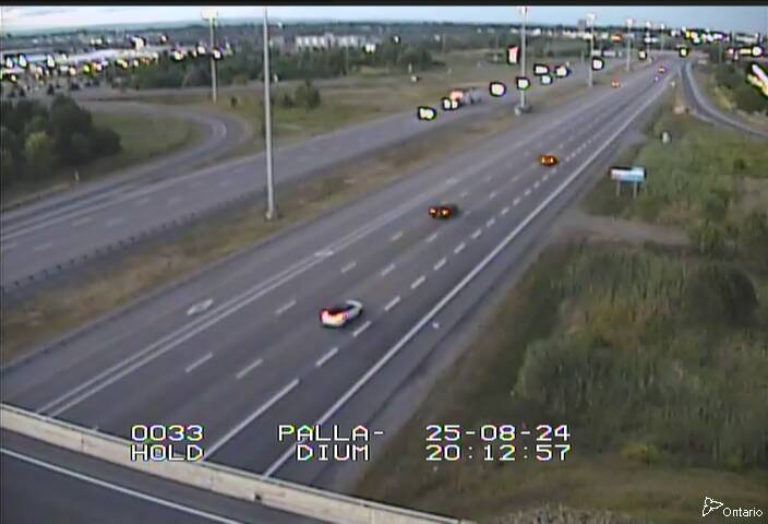 Traffic camera image at 2025-08-25 00:15:58