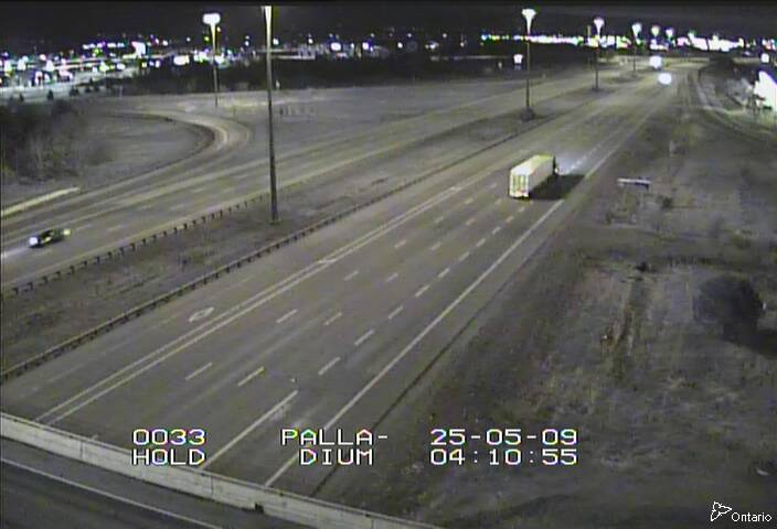 Traffic camera image at 2025-05-09 08:15:43