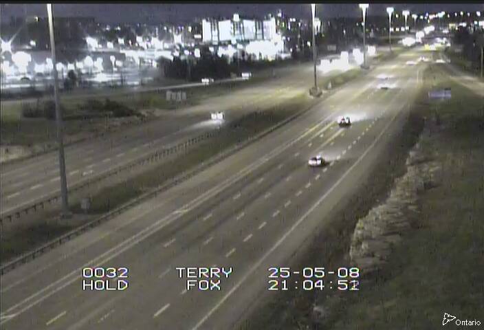 Traffic camera image at 2025-05-09 01:10:42