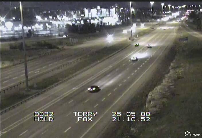 Traffic camera image at 2025-05-09 01:15:43