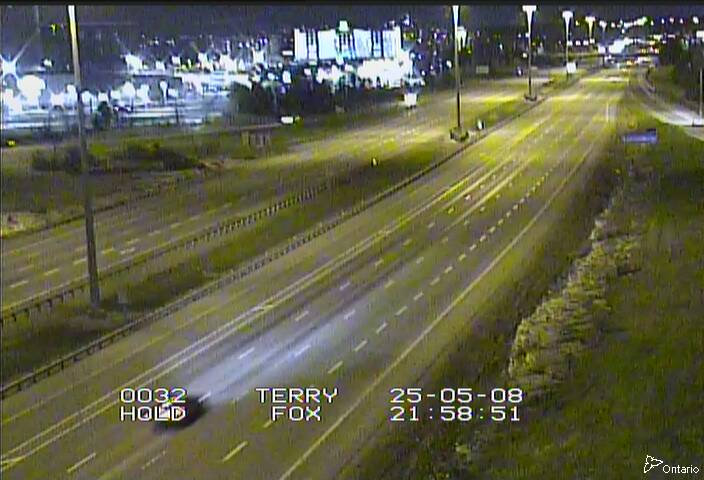 Traffic camera image at 2025-05-09 02:05:42
