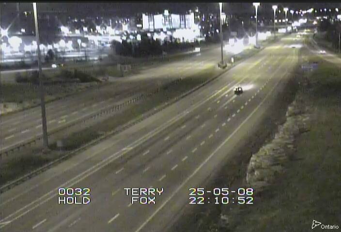 Traffic camera image at 2025-05-09 02:15:42
